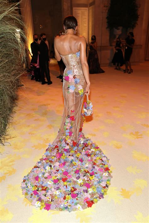 irina shayk naked|Irina Shayk Brings Back the Naked Dress at the Met Gala